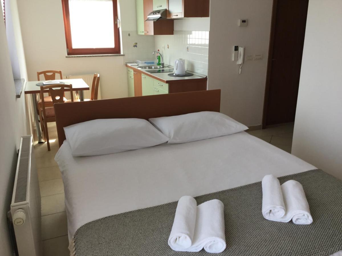 Apartment Sotlar إيزولا المظهر الخارجي الصورة